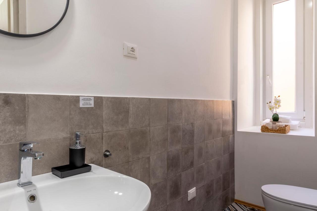 Lovely Guest-Room With Private Bathroom Trieste Bagian luar foto