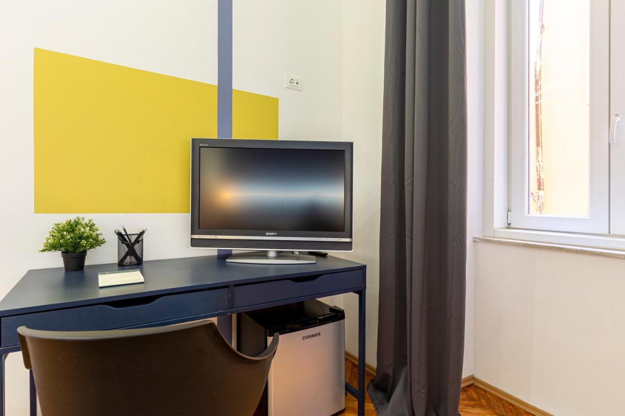 Lovely Guest-Room With Private Bathroom Trieste Bagian luar foto