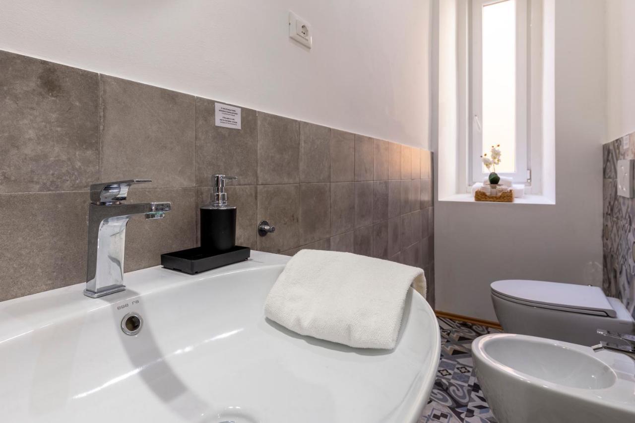 Lovely Guest-Room With Private Bathroom Trieste Bagian luar foto